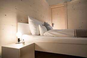 Lenk Lodge