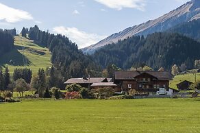 Lenk Lodge