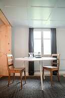 Lenk Lodge