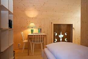Lenk Lodge