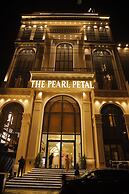 The Pearl Petal