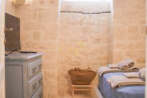 TD Trulli Perla Bianca Trulli With Pool Vineyards