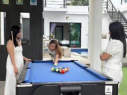 Modern Enjoy Pool Villa Hua-hin