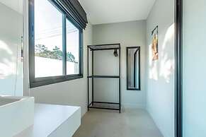 Modern Enjoy Pool Villa Hua-hin