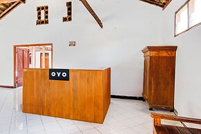 OYO 94357 Joglo Menoreh Resto & Homestay