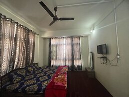 Goroomgo Burge Green Guest House