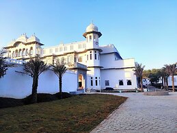 Daulatgarh Resort and Spa