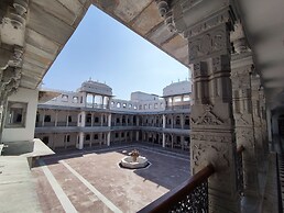 Daulatgarh Resort and Spa