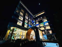 The Blue Mavi Hotel