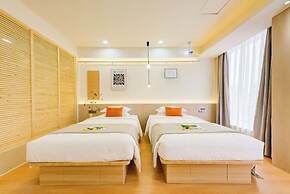 Left Bank Hotel Zhuhai Gongbei Port