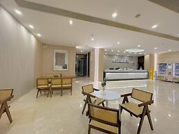 Left Bank Hotel Zhuhai Gongbei Port