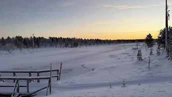 Arctic Raja Inn
