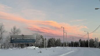 Arctic Raja Inn