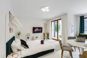 Lumina lux apart near Uprising Museum