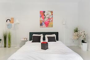 Lumina lux apart near Uprising Museum