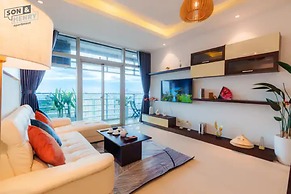 Salute de Sailing Tower Luxury Apartment