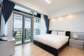 Salute de Sailing Tower Luxury Apartment