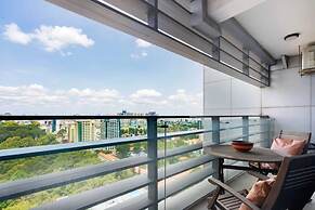 Salute de Sailing Tower Luxury Apartment