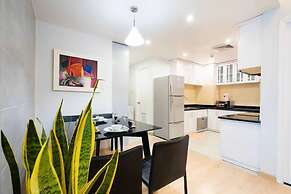 Salute de Sailing Tower Luxury Apartment