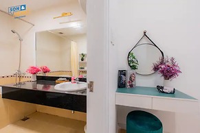 Salute de Sailing Tower Luxury Apartment