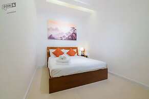 Salute de Sailing Tower Luxury Apartment