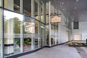 Salute de Sailing Tower Luxury Apartment