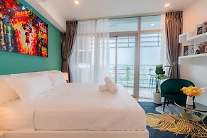 Salute de Sailing Tower Luxury Apartment