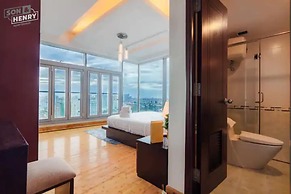 Salute de Sailing Tower Luxury Apartment