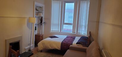 Flat in Glasgow,close to all Local Amenities,