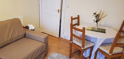 Flat in Glasgow,close to all Local Amenities,