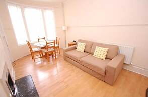 Flat in Glasgow,close to all Local Amenities,