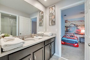 14 Mi to Wdw: Family-friendly Home w/ Movie Room!