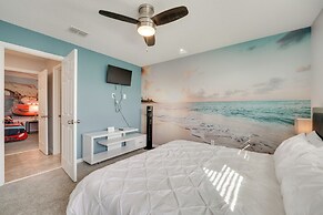 14 Mi to Wdw: Family-friendly Home w/ Movie Room!