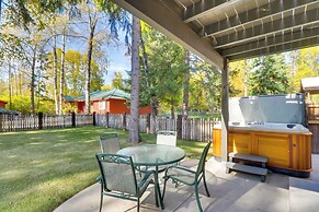 Home 5 Mi to Whitefish Resort: Shared Hot Tub!
