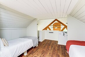 Wolf Laurel Escape: Village Club & Scenic Views!