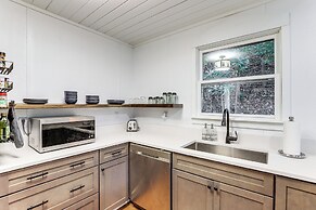 Wolf Laurel Escape: Village Club & Scenic Views!