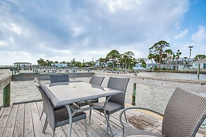 Riverfront Unit w/ Shared Pool & Dock in Melbourne