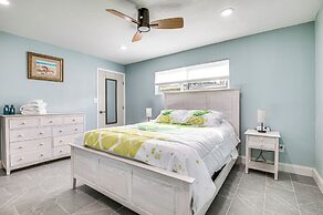 Riverfront Unit w/ Shared Pool & Dock in Melbourne