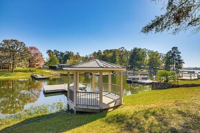 Waterfront Prosperity Home w/ Dock: Walk to Marina