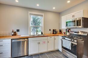 3 Mi to Park Circle: North Charleston Abode!