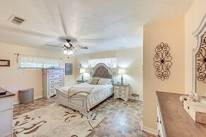 Fire Pit & Patios: Peaceful Alto Getaway!