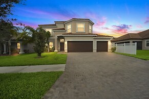 Modern Riverview Oasis Near Tampa Bay 5 Bedroom Home