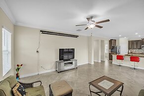 Modern Riverview Oasis Near Tampa Bay 5 Bedroom Home