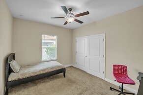 Modern Riverview Oasis Near Tampa Bay 5 Bedroom Home