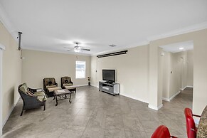 Modern Riverview Oasis Near Tampa Bay 5 Bedroom Home