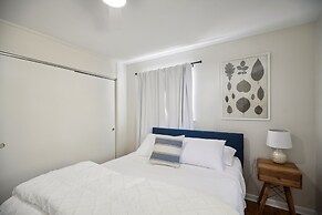 Comfy Coastal Getaway With Modern Comforts 3 Bedroom Home