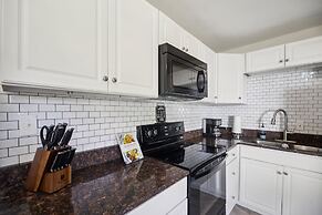 Comfy Coastal Getaway With Modern Comforts 3 Bedroom Home