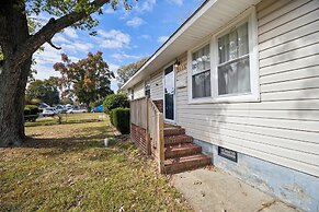 Comfy Coastal Getaway With Modern Comforts 3 Bedroom Home