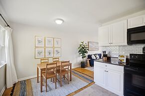 Comfy Coastal Getaway With Modern Comforts 3 Bedroom Home