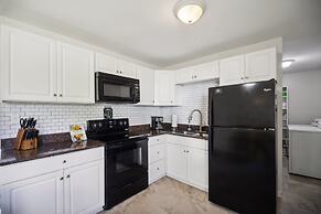 Comfy Coastal Getaway With Modern Comforts 3 Bedroom Home